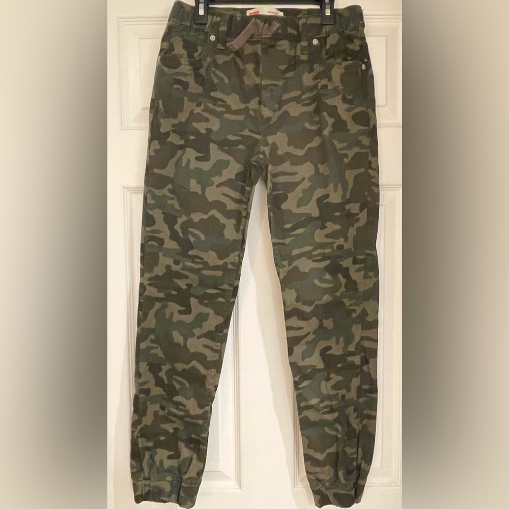 Levi’s Camo Twill Jogger